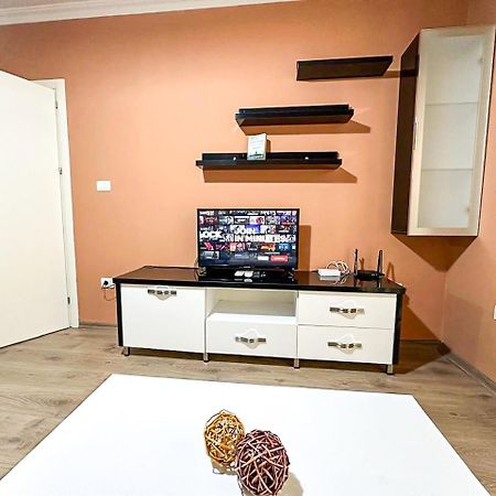 Grand Park 2Br Apartment 티라나 외부 사진