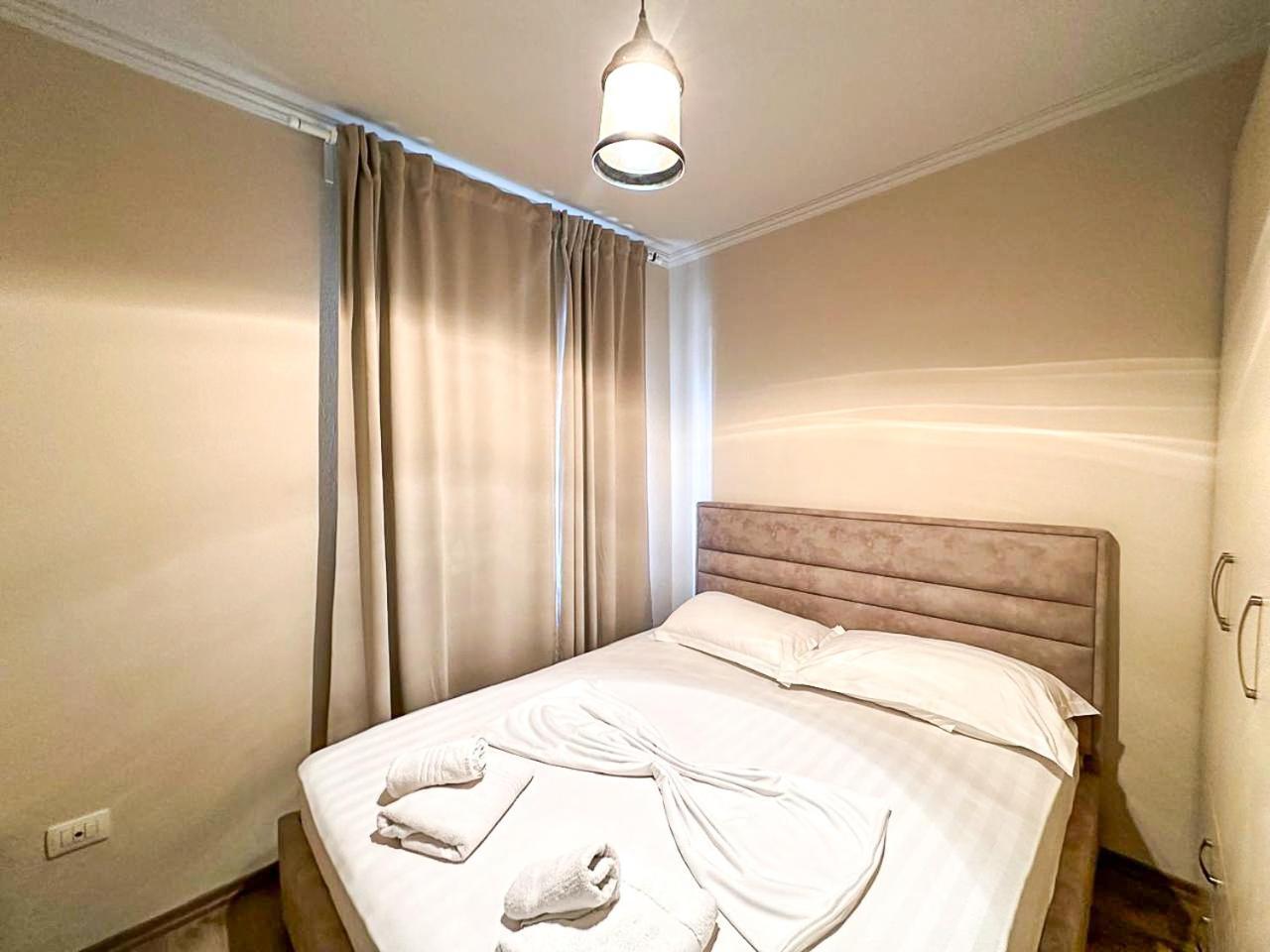 Grand Park 2Br Apartment 티라나 외부 사진