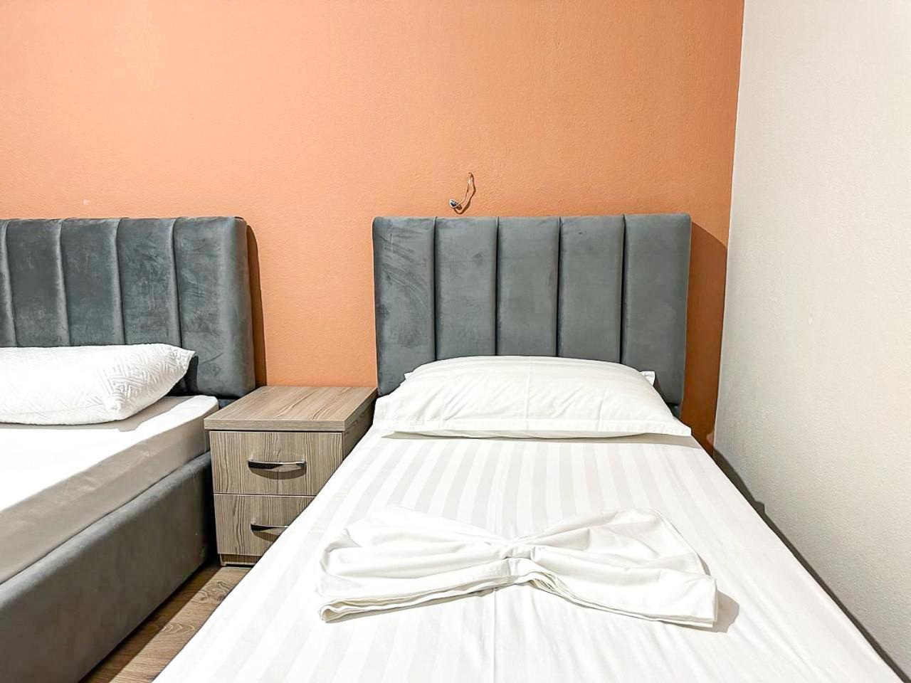 Grand Park 2Br Apartment 티라나 외부 사진