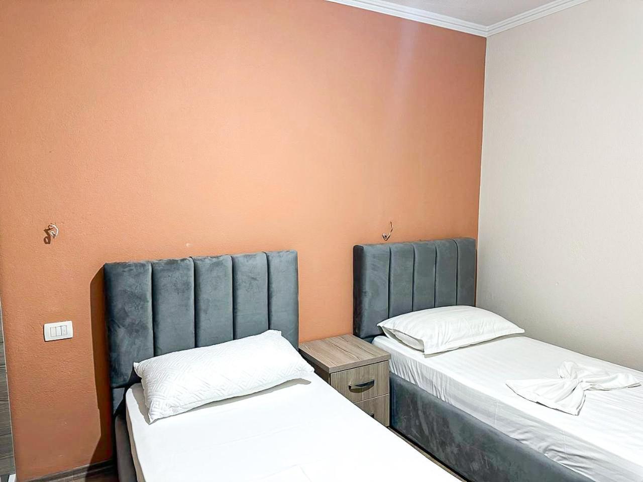 Grand Park 2Br Apartment 티라나 외부 사진